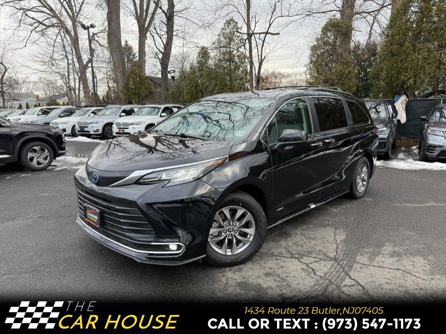 2021 Toyota Sienna XLE's photo