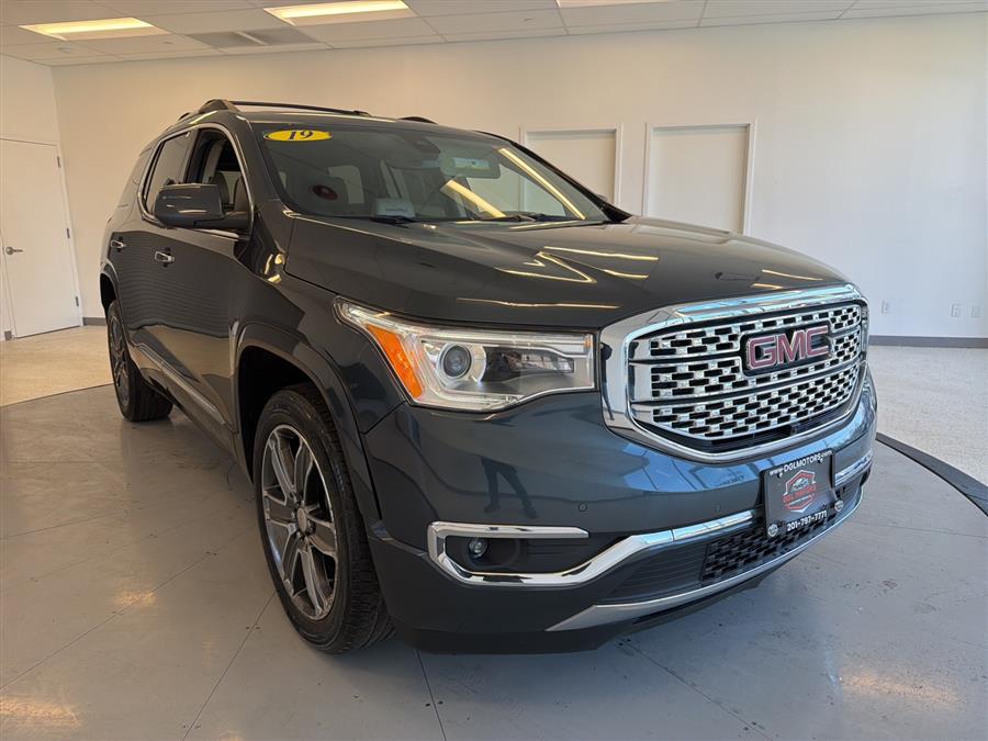 2019 GMC Acadia Denali's photo