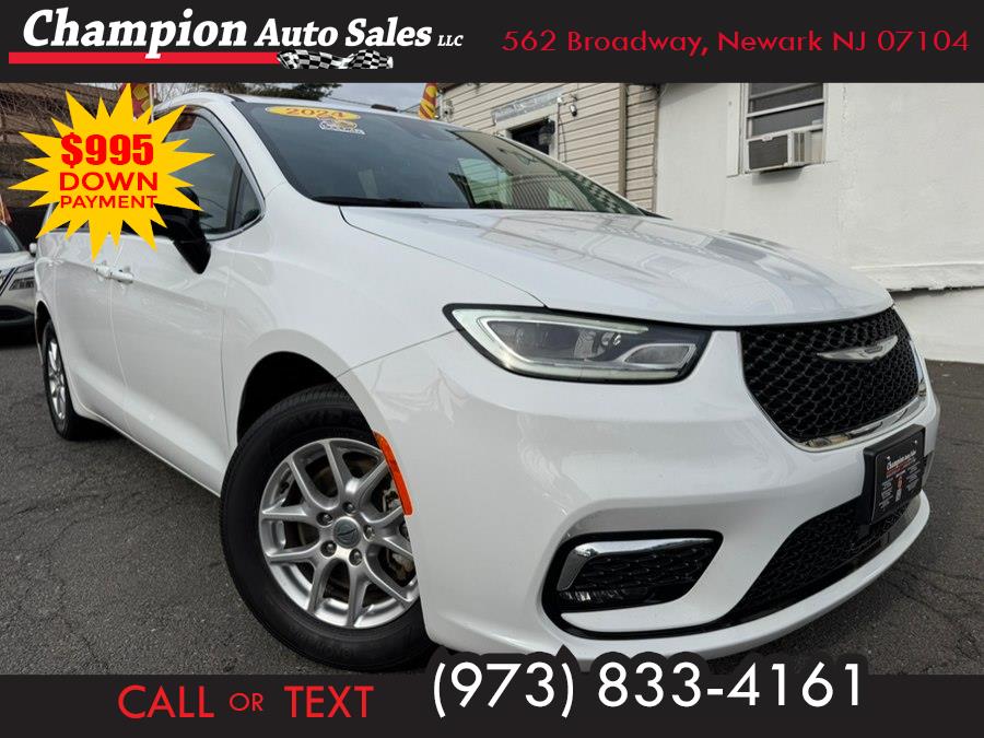 Used 2024 Chrysler Pacifica in Newark , New Jersey | Champion Used Auto Sales 2. Newark , New Jersey