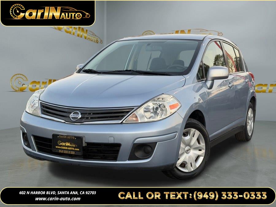 2010 Nissan Versa S's photo