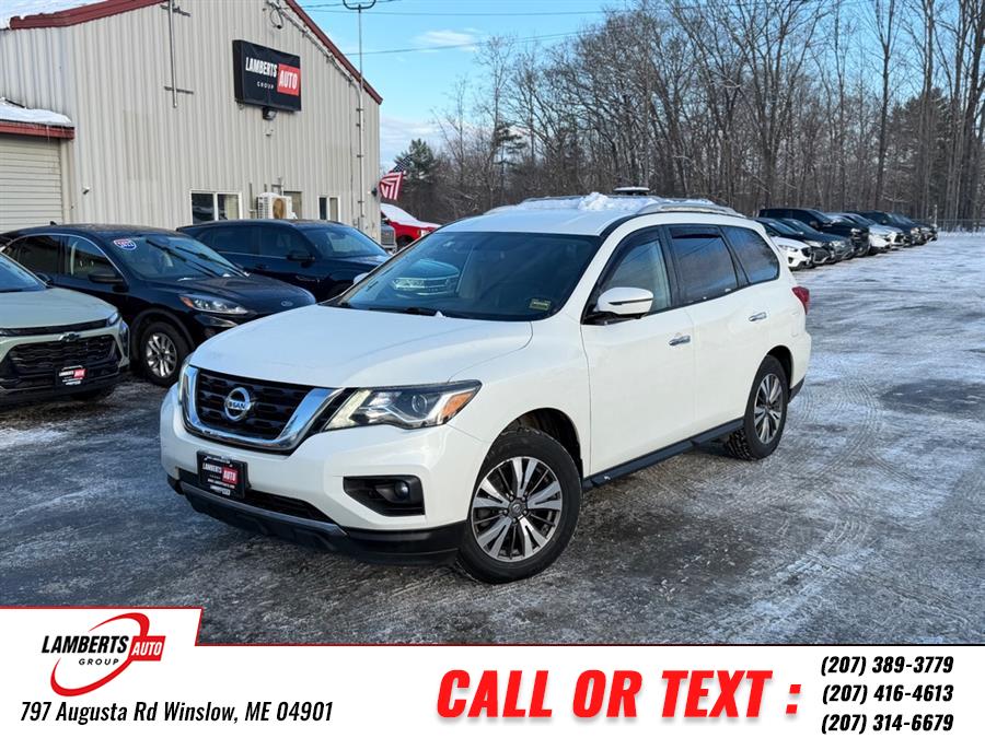 2017 Nissan Pathfinder SL's photo