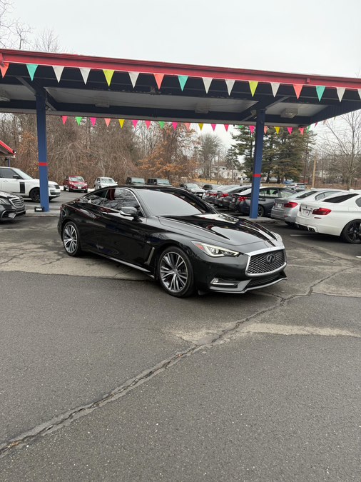 2017 INFINITI Q60 Coupe Premium's photo