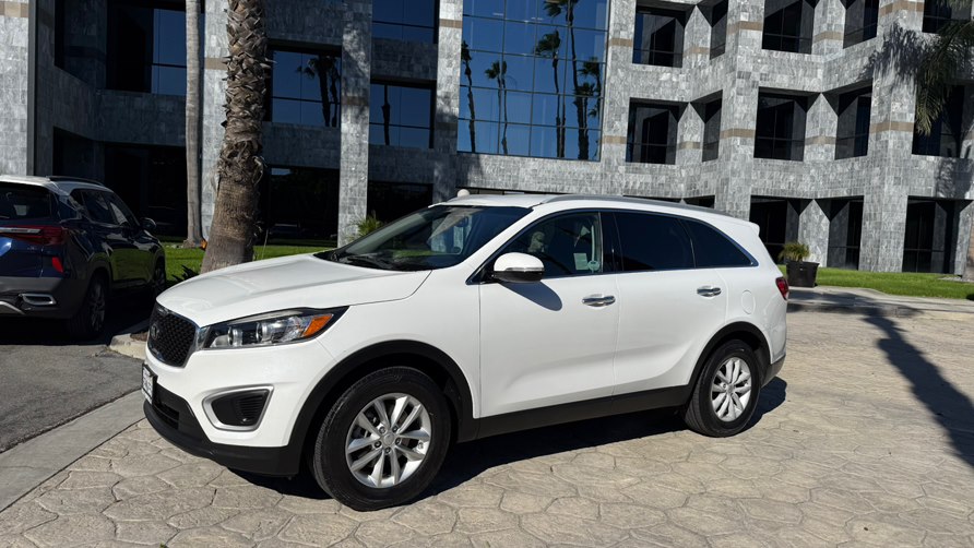 Used 2018 Kia Sorento in Tustin, California | Carox LLC. Tustin, California