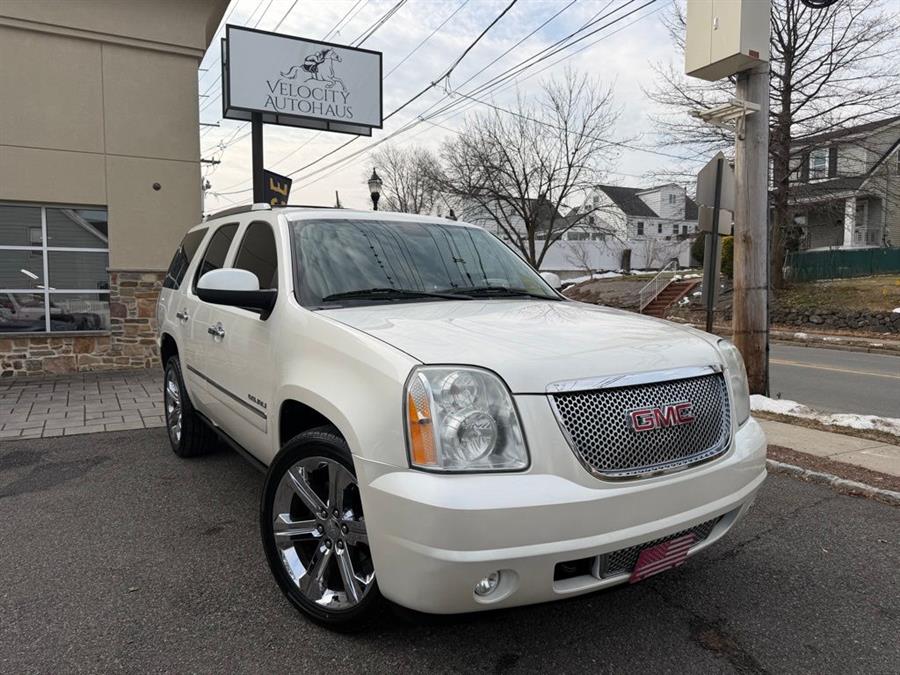 2011 GMC Yukon Denali's photo
