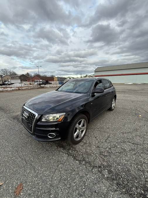 2011 Audi Q5 quattro 4dr 3.2L Premium Plus, available for sale in Springfield, Massachusetts | Auto Globe LLC. Springfield, Massachusetts