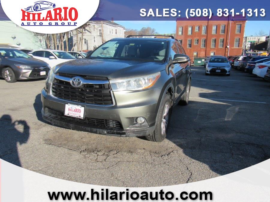 Used 2015 Toyota Highlander in Worcester, Massachusetts | Hilario's Auto Sales Inc.. Worcester, Massachusetts