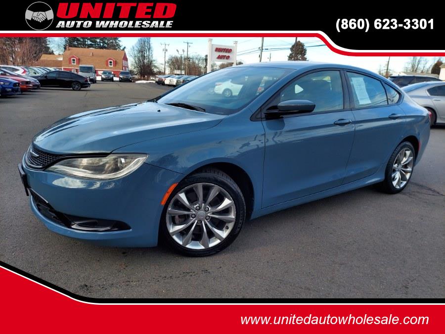 Used 2015 Chrysler 200 in East Windsor, Connecticut | United Auto Sales of E Windsor, Inc. East Windsor, Connecticut
