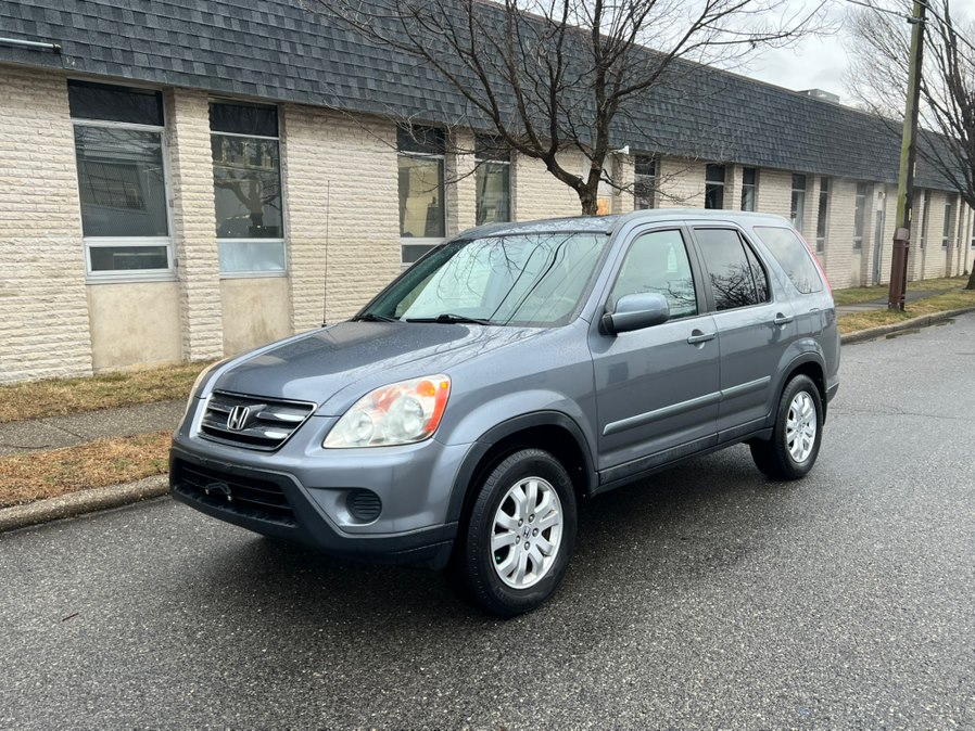 Used 2005 Honda CR-V in Lindenhurst, New York | Cargenic Automotive. Lindenhurst, New York