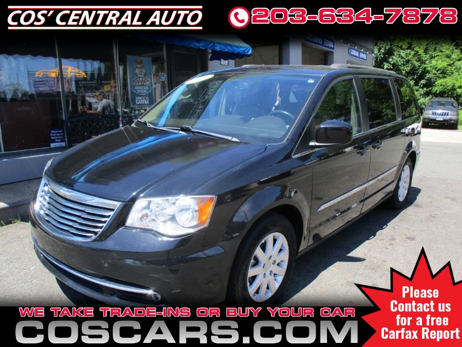 Used 2016 Chrysler Town & Country in Meriden, Connecticut | Cos Central Auto. Meriden, Connecticut