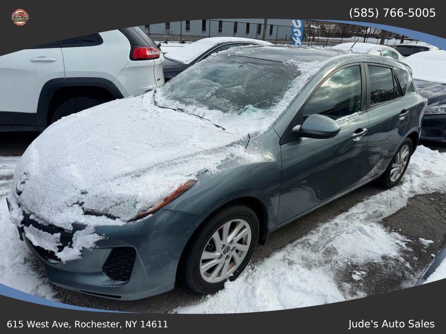 Used 2013 Mazda Mazda3 in Wolcott, New York | Auto Hunter CNY. Wolcott, New York