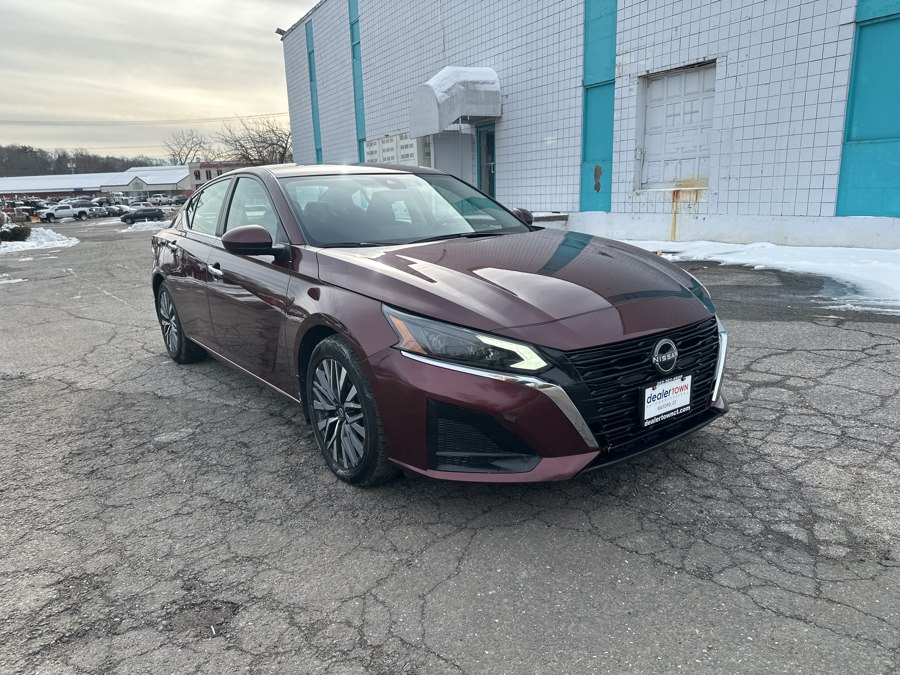 Used 2023 Nissan Altima in Milford, Connecticut | Dealertown Auto Wholesalers. Milford, Connecticut