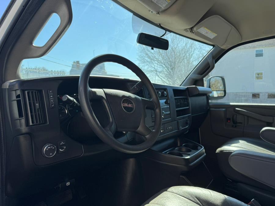 2023 GMC Savana Cargo Work Van - Photo 15