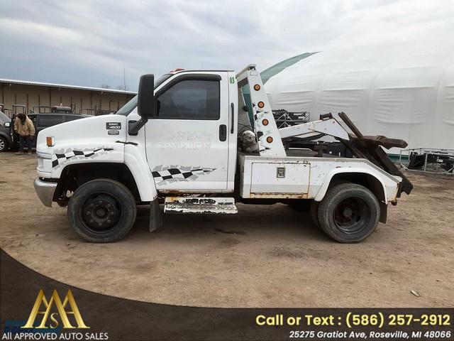 2003 GMC TopKick's photo