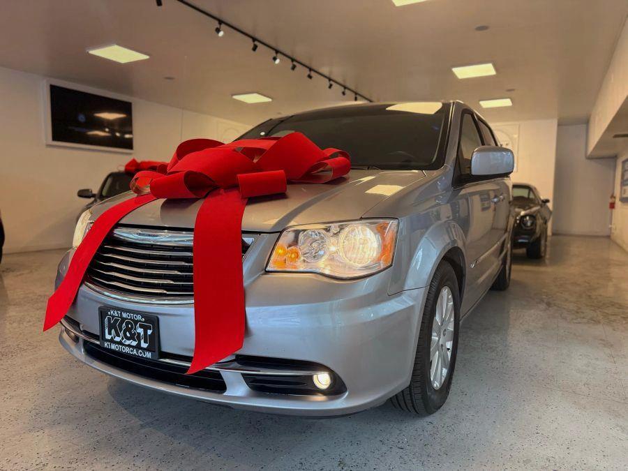 2016 Chrysler Town & Country Touring Minivan 4D, available for sale in Santa Ana, California | K&T Motor LLC. Santa Ana, California
