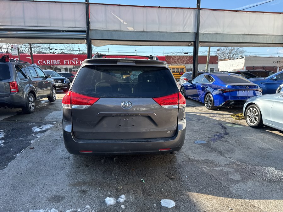 2011 Toyota Sienna
