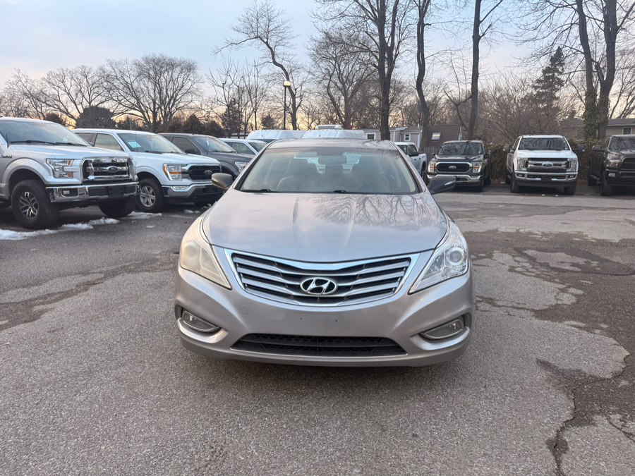 Used 2012 Hyundai Azera in Huntington Station, New York | Huntington Auto Mall. Huntington Station, New York