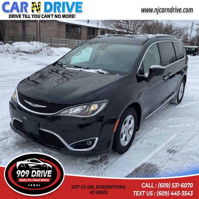 Used 2017 Chrysler Pacifica in BORDENTOWN, New Jersey | 909 Drive. BORDENTOWN, New Jersey