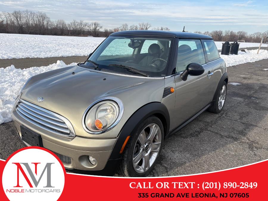 Used 2010 MINI Cooper Hardtop in Leonia, New Jersey | Noble Motor Cars LLC. Leonia, New Jersey