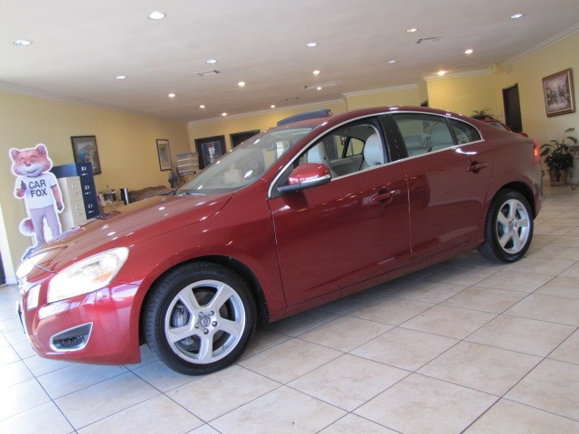 Used 2012 Volvo S60 in Placentia, California | Auto Network Group Inc. Placentia, California