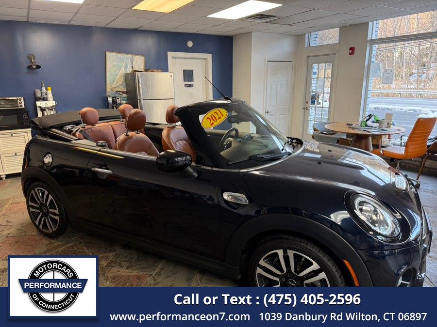 Used 2021 MINI Convertible in Wilton, Connecticut | Performance Motor Cars Of Connecticut LLC. Wilton, Connecticut