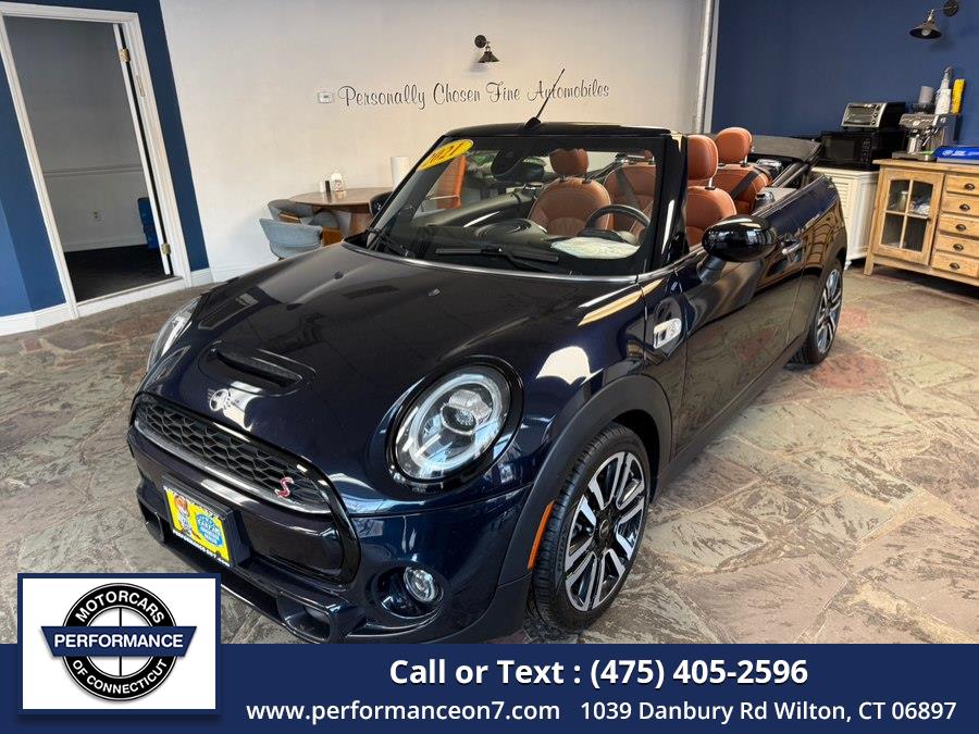 Used 2021 MINI Convertible in Wilton, Connecticut | Performance Motor Cars Of Connecticut LLC. Wilton, Connecticut
