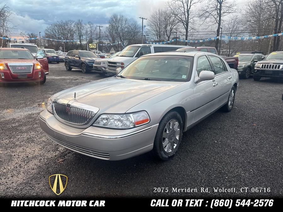 Used 2005 Lincoln Town Car in Wolcott, Connecticut | Hitchcock Motor Car. Wolcott, Connecticut
