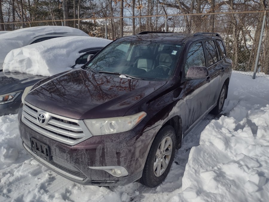 Used 2013 Toyota Highlander in Chicopee, Massachusetts | Matts Auto Mall LLC. Chicopee, Massachusetts