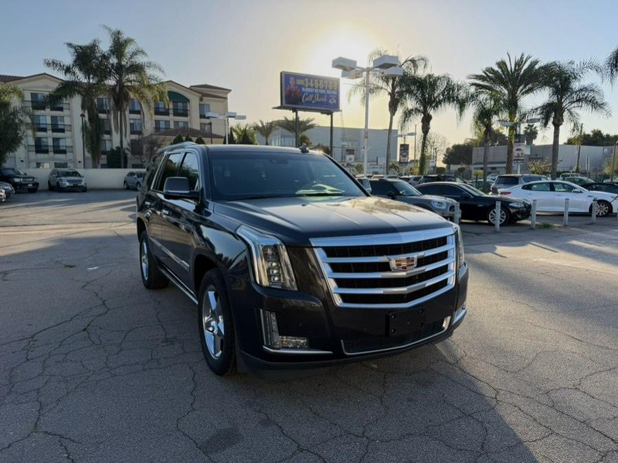 Used 2016 Cadillac Escalade in Hawaiian Gardens, California | Luxe Motors. Hawaiian Gardens, California