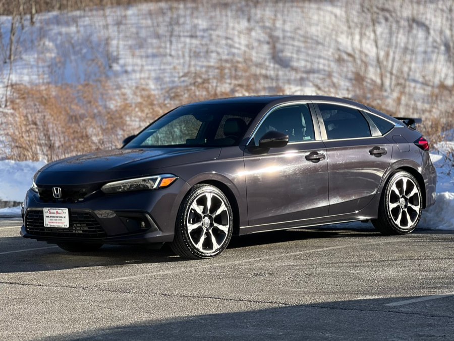 2024 Honda Civic Hatchback Sport Touring photo 4