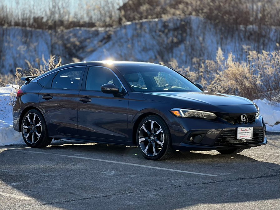 2024 Honda Civic Hatchback Sport Touring photo 2