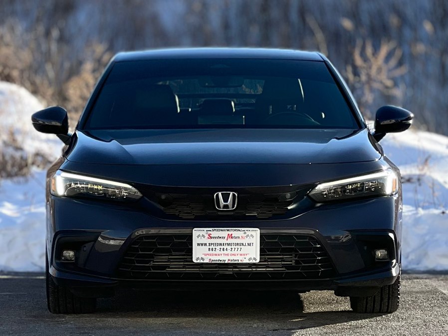 2024 Honda Civic Hatchback Sport Touring photo 3