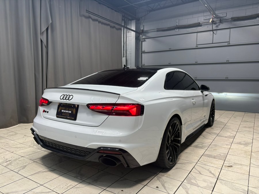 2021 Audi RS 5 quattro photo 3