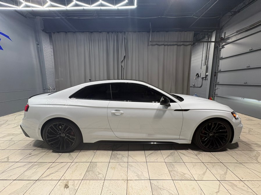 2021 Audi RS 5 quattro photo 4