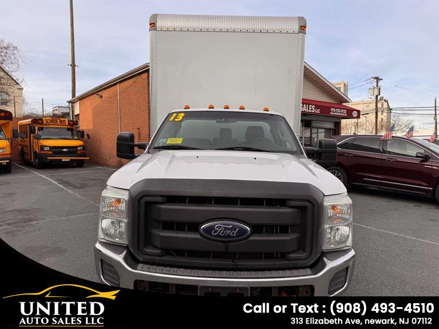 2013 Ford F-350 Super Duty Chassis Cab