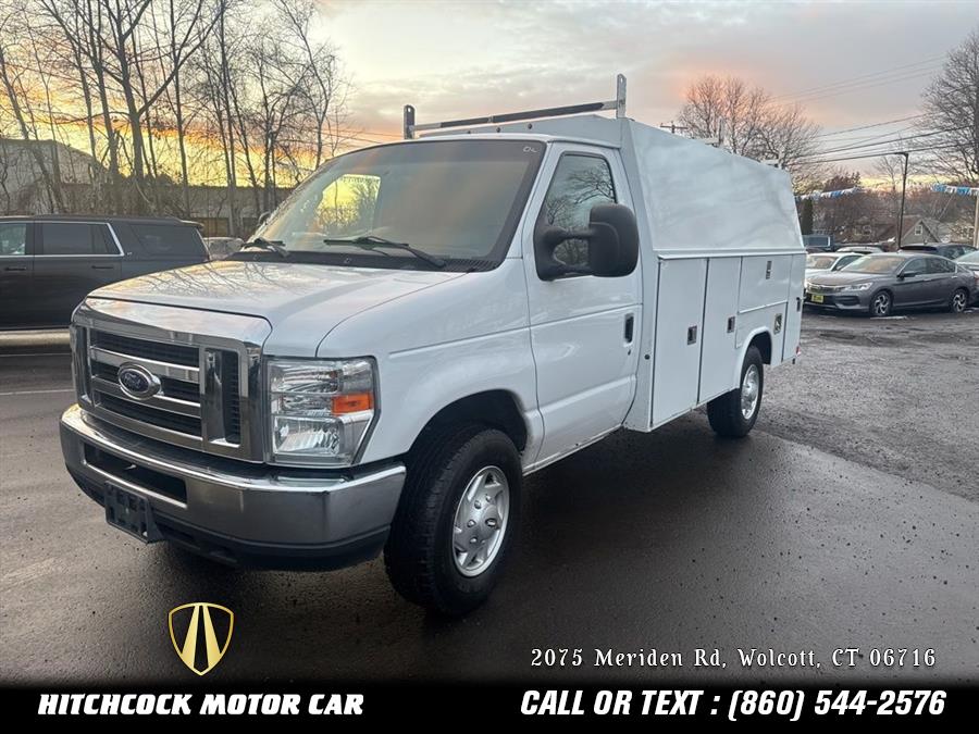 Used 2016 Ford E-350sd in Wolcott, Connecticut | Hitchcock Motor Car. Wolcott, Connecticut