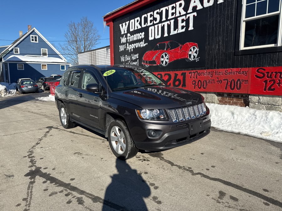 Used 2016 Jeep Compass in Worcester, Massachusetts | Worcester Auto Outlet LLC. Worcester, Massachusetts