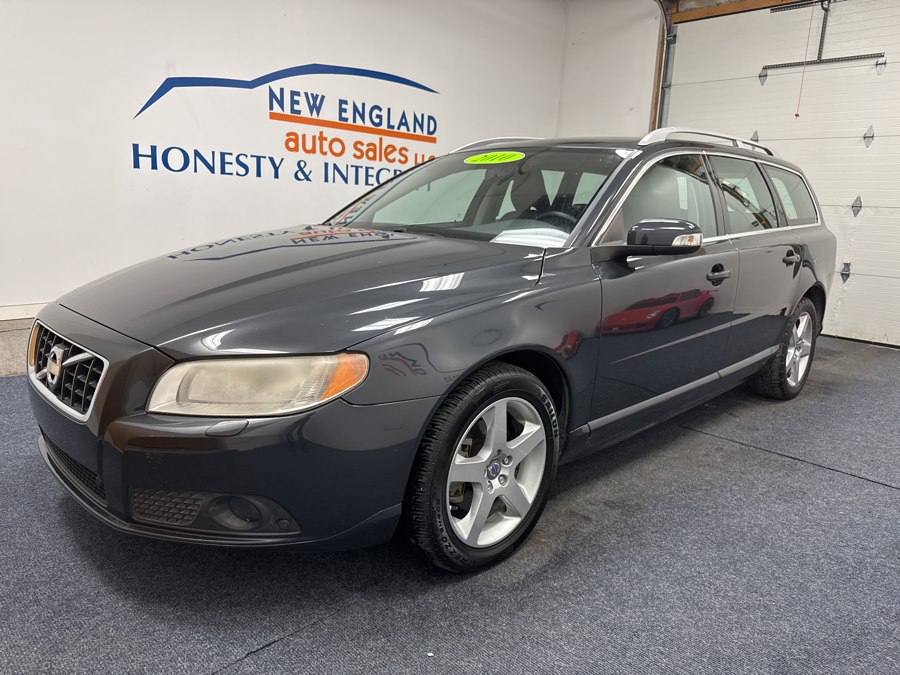 Used 2010 Volvo V70 in Plainville, Connecticut | New England Auto Sales LLC. Plainville, Connecticut
