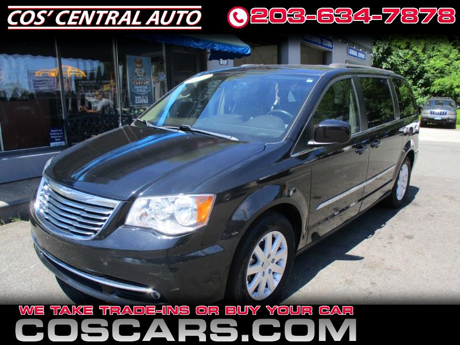 Used 2016 Chrysler Town & Country in Meriden, Connecticut | Cos Central Auto. Meriden, Connecticut