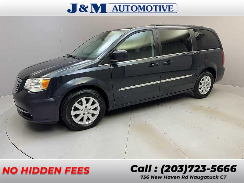 Used 2014 Chrysler Town & Country in Naugatuck, Connecticut | J&M Automotive Sls&Svc LLC. Naugatuck, Connecticut