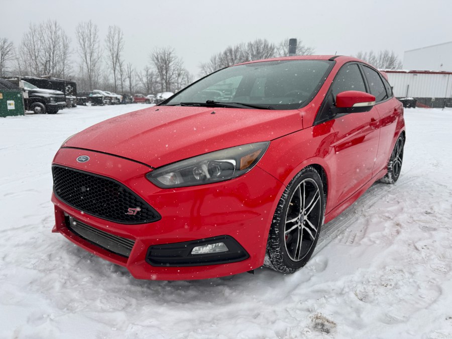 Used 2017 Ford Focus in Ortonville, Michigan | Marsh Auto Sales LLC. Ortonville, Michigan