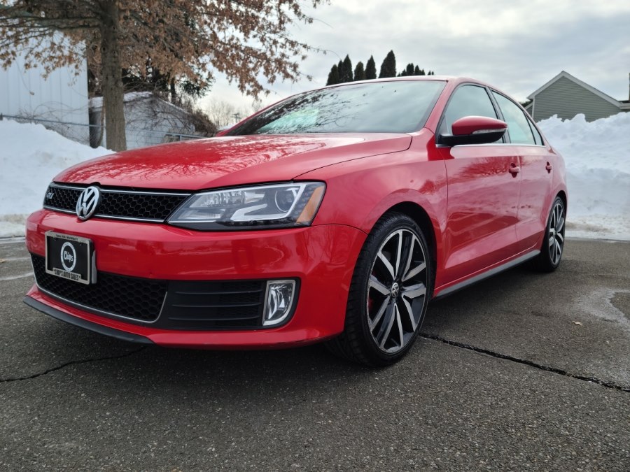 Used 2014 Volkswagen Jetta Sedan in Milford, Connecticut | Chip's Auto Sales Inc. Milford, Connecticut