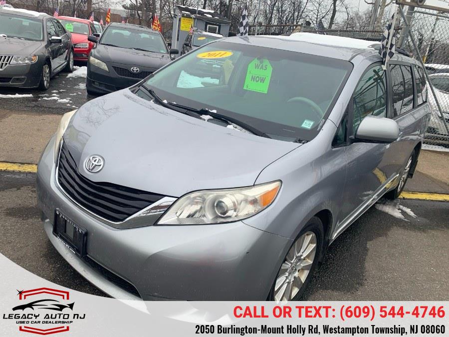 2011 Toyota Sienna LE