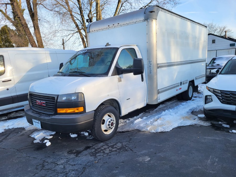 Used 2019 GMC SAVANA 3500 16 FT BOX TRUCK in COPIAGUE, New York | Warwick Auto Sales Inc. COPIAGUE, New York