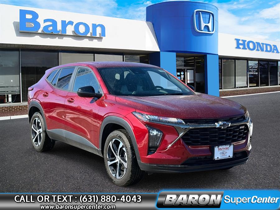 Used 2024 Chevrolet Trax in Patchogue, New York | Baron Supercenter. Patchogue, New York