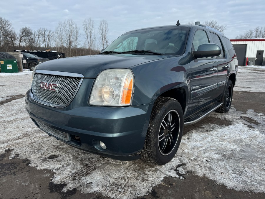 Used 2007 GMC Yukon Denali in Ortonville, Michigan | Marsh Auto Sales LLC. Ortonville, Michigan