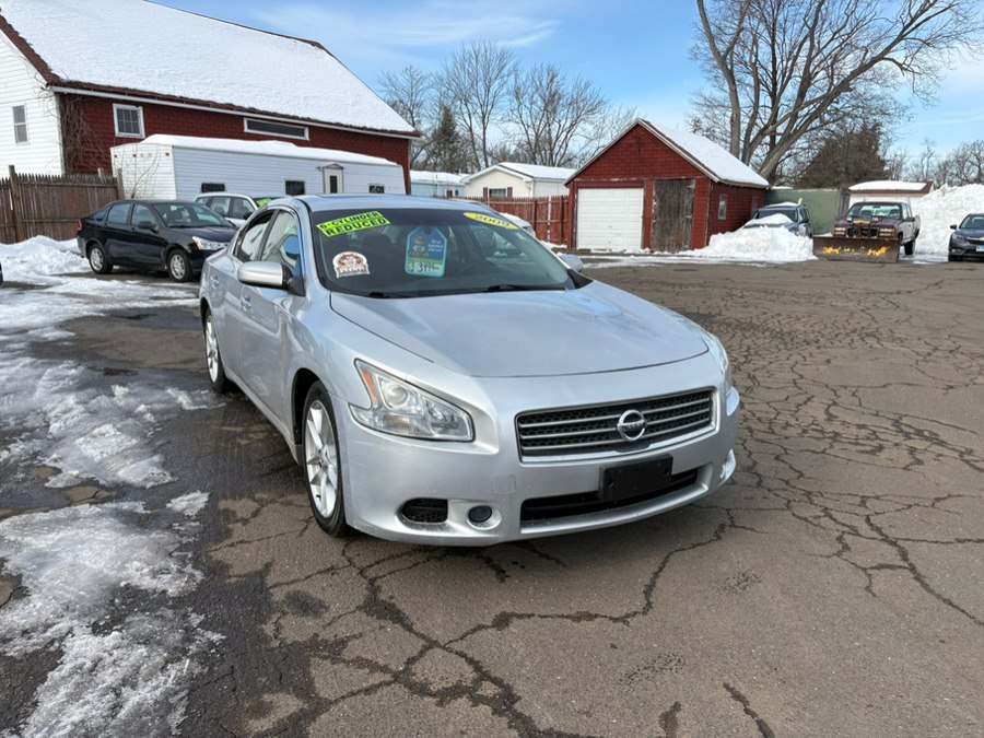 Used Nissan Maxima 4dr Sdn V6 CVT 3.5 SV w/Sport Pkg 2009 | CT Car Co LLC. East Windsor, Connecticut