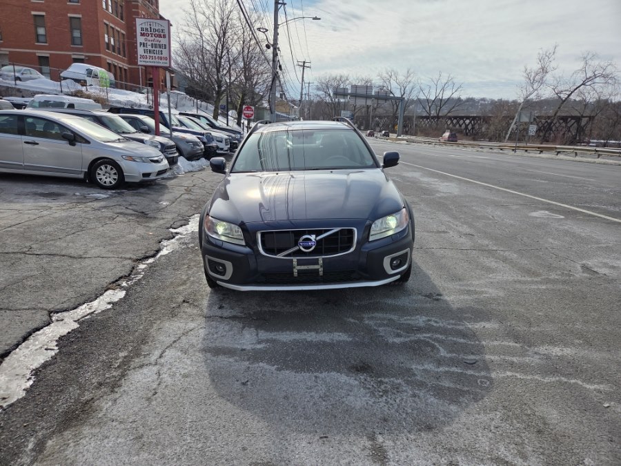 Used 2011 Volvo XC70 in Derby, Connecticut | Bridge Motors LLC. Derby, Connecticut