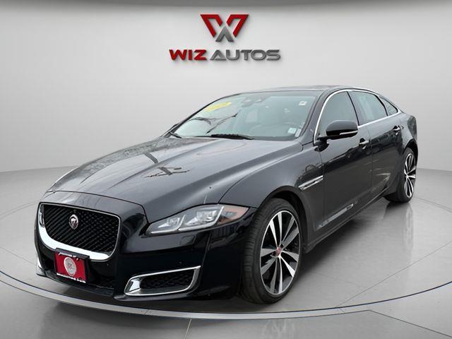 Used 2019 Jaguar Xj in Stratford, Connecticut | Wiz Leasing Inc. Stratford, Connecticut