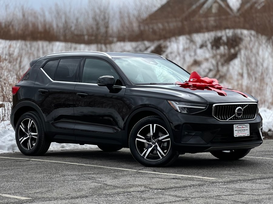 Used 2023 Volvo XC40 in Paterson, New Jersey | Speedway Motors LLC. Paterson, New Jersey