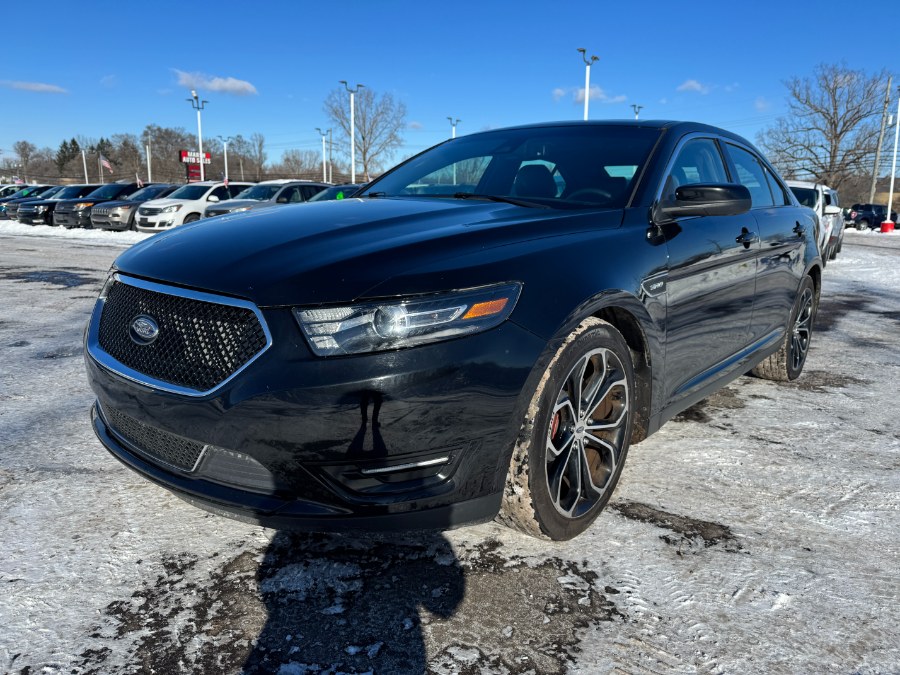 Used 2016 Ford Taurus in Ortonville, Michigan | Marsh Auto Sales LLC. Ortonville, Michigan